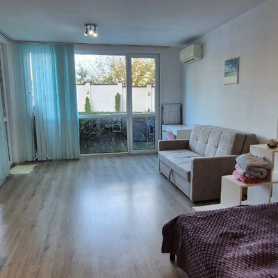 Rent of a spacious 1-room apartment with parking, Varna, Bulgaria
